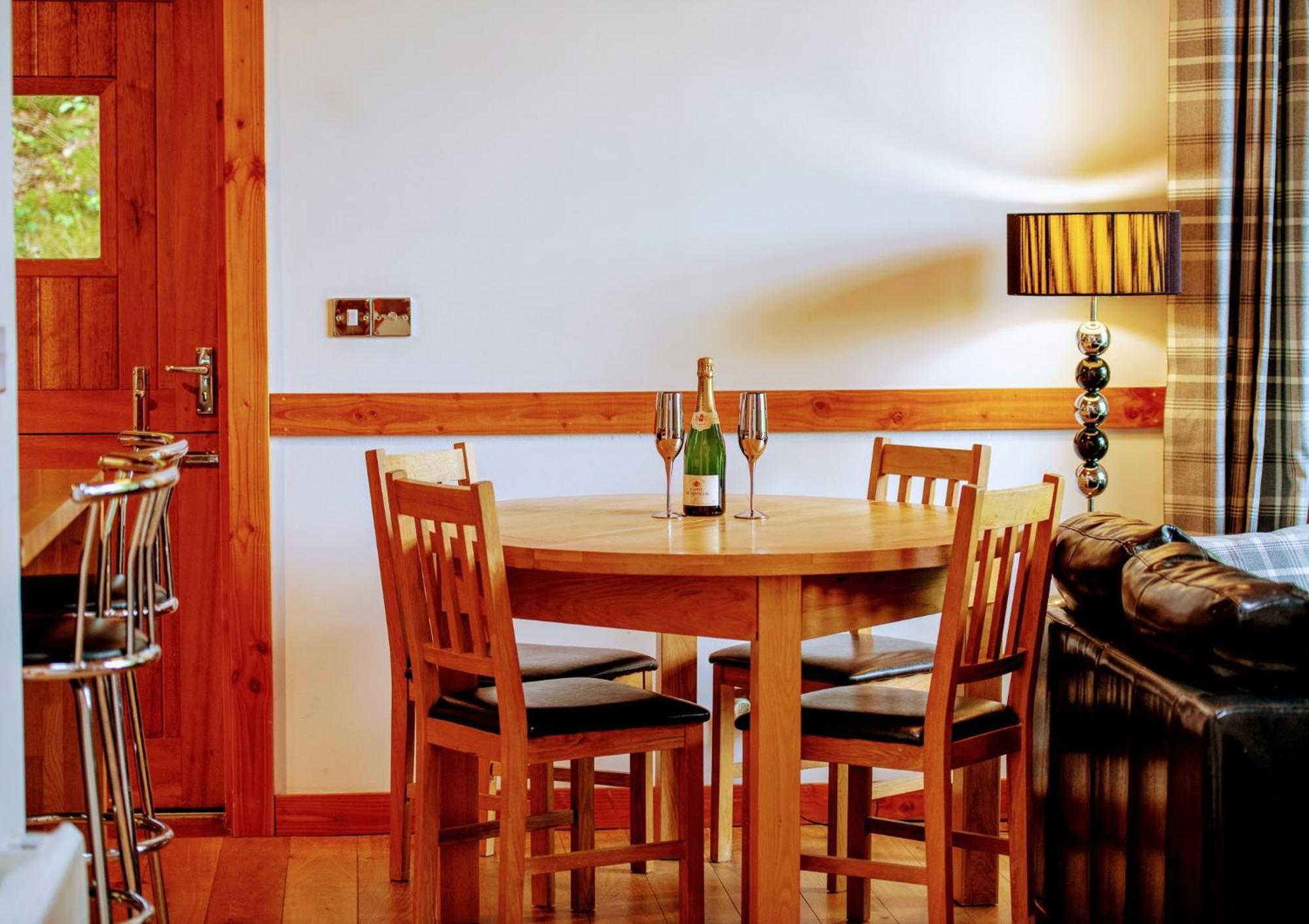 Loch Insh Chalets Ltd كينغكرايغ المظهر الخارجي الصورة
