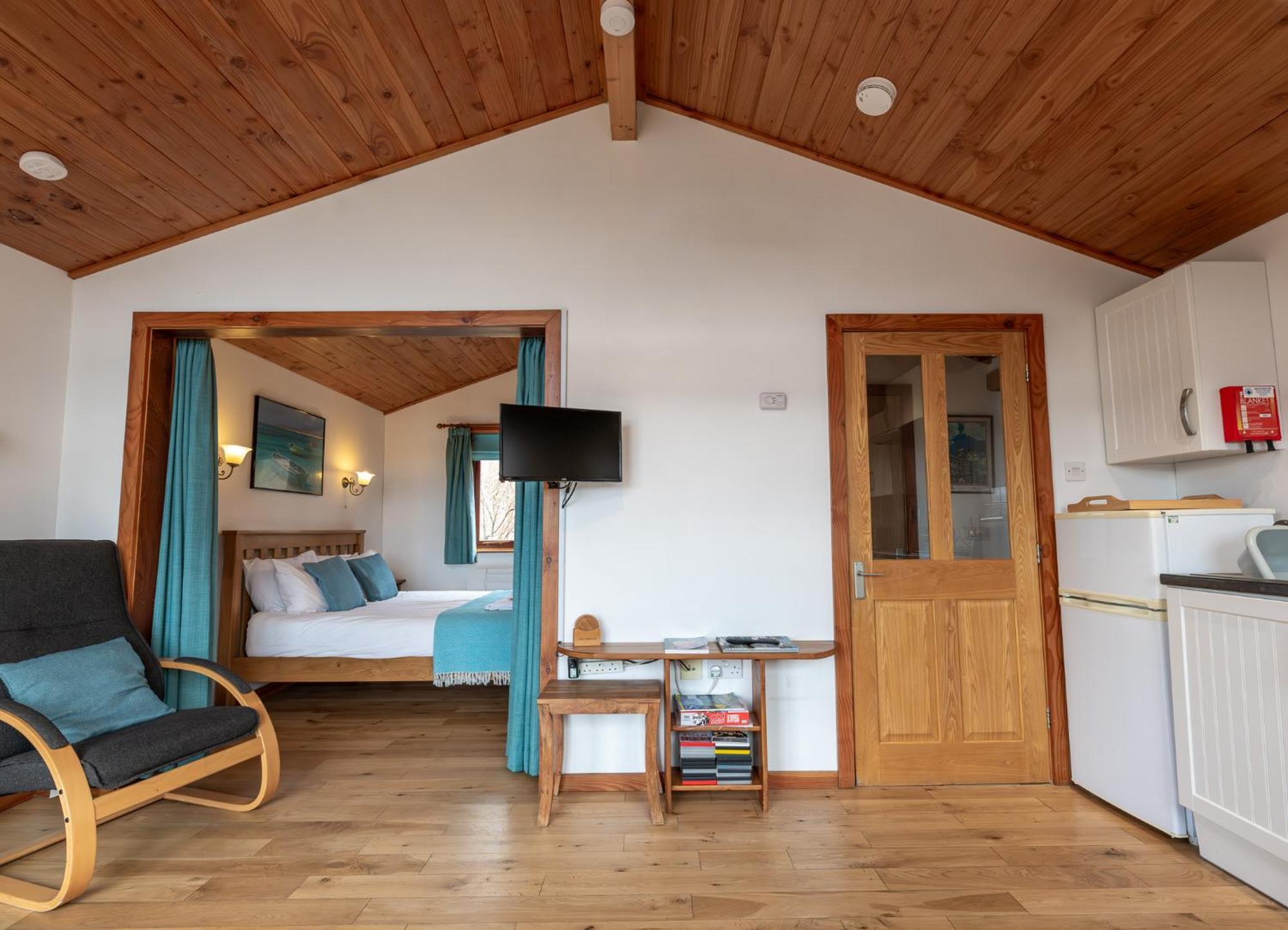 Loch Insh Chalets Ltd كينغكرايغ الغرفة الصورة